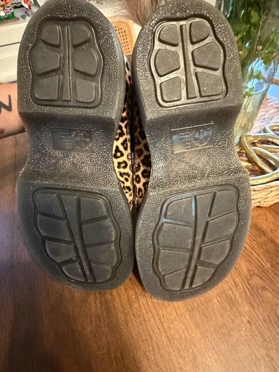 Dr. Martens fuzzy Leopard Print Platform Derby Shoes in Tan/Black - Picture 4 of 7